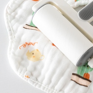 Bavaglini per Neonati in Mussola a 6 Strati di Puro Cotone, Ecologici, con Motivi Cartoon, Fascia Ventrale e Bottone Rotante a 360 Gradi - Product Image 3