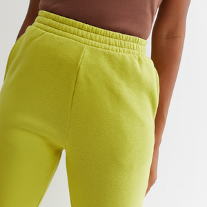 Chándales Deportivos para Mujer al por Mayor, Nuevo Estilo, con Logotipo Personalizado, con Cremallera y Pantalones Acampanados, Hechos en Pakistán, Buena Calidad - Product Image 1