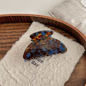 กิ๊บหนีบผมทรงฉลามแบบฝรั่งเศส วัสดุอะซิเตท สำหรับผู้หญิง ขนาดกลาง - Product Image 4