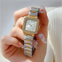 Montre de luxe pour femme, boîtier carré en alliage, bracelet en acier inoxydable, mouvement à quartz, résistante à l'eau, usage quotidien, design tendance