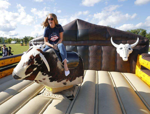 Gran Oferta: Máquina de Juegos Inflable de <span class=keywords><strong>Toro</strong></span> Mecánico de Rodeo para Alquiler Comercial, de PVC para Exteriores y Eventos - Product Image 1