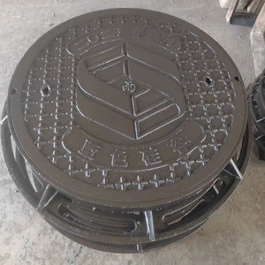 Couverture de puits étanche en <span class=keywords><strong>fonte</strong></span> antivol et <span class=keywords><strong>trappe</strong></span> de réservoir de carburant encastrée avec un design carré noir - Product Image 1
