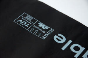 Sacs d'expédition écologiques biodégradables pour vêtements de commerce électronique avec logo personnalisé, sacs d'emballage en plastique noirs - Product Image 4