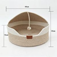 Lit pour animaux semi-fermé en coton tressé respirant avec toit, color-block, avec boule en peluche et clochette amusantes pour chat, amovibles