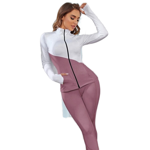 Ensemble de sport 2 pièces à capuche pour femme grande taille, tenue de fitness et d'entraînement athlétique, survêtement de jogging tie-dye personnalisé imperméable sur le devant - Product Image 1