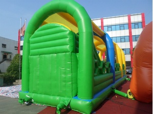 Parcours d'obstacles gonflable professionnel pour enfants avec toboggan et mur d'escalade - Product Image 2