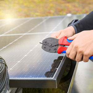 Alicates de crimpado KNIPEX 97 52 42 SB PreciForce para terminales MC4/MC4 EVO 2 con revestimiento de plástico antideslizante, pulido - Product Image 3