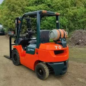Montacargas de Combustión Interna de 3 Toneladas para Toyota, Listo para Cualquier Carga, Úselo, Bloqueelo y Vamos - Product Image 3