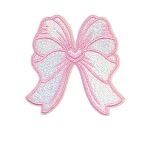 Nouveau Patch Brodé Thermocollant Motif Cœur à Carreaux Aqua avec Nœud Papillon pour Décoration de Chapeaux et Sweats à Capuche - Product Image 1
