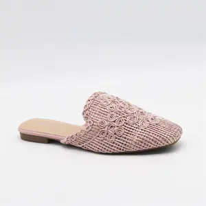 Nouvelles sandales tendances Mules Chaussures d'été en caoutchouc pour femmes Appartements décontractés Chaussons en cuir à semelle antidérapante pour femmes