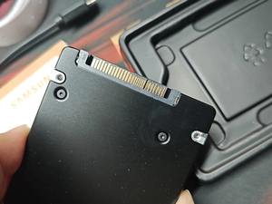 HORNG SHING Disque SSD utilisé MZQL27T6HBLA-00W07 PM9A3 U.2 7.68T SATA 6Gbps SSD - Product Image 5