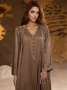 Abaya Dua Potong Berhias Manik-Manik dengan Kerah V, Pakaian Islami yang Sopan untuk Acara Perayaan di Saudi dan Dubai - Product Image 2