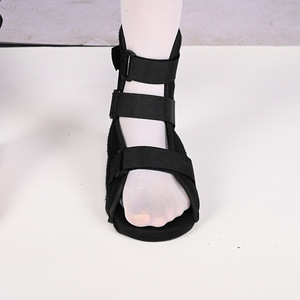 Chaussures orthopédiques pédiatriques Hongchengkang à sangle en T noires 10CM 12CM 14CM 16CM 18CM 20CM 22CM – Chaussures à attelle pour la prévention du pied tombant - Product Image 1