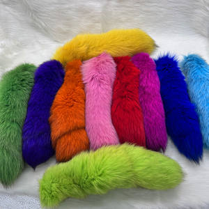 Real negro blanco rojo amarillo azul colas de zorro piel peluda Lobo cola llavero bolsa llavero niños Halloween Cosplay zorro disfraz gato Juguetes - Product Image 2