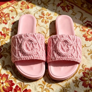 Nouvelles sandales de luxe personnalisées en cuir 2026 – Chaussons haut de gamme pour femmes, chaussures d'été sportives pour hôtels - Product Image 1
