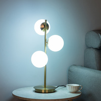 Lampe de bureau LED simple et moderne pour salon et chevet