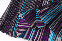 Nouvelle collection Printemps 2026 : Ensemble décontracté pour femme en tricot avec fil doré et argenté, comprenant un pull et une jupe midi en maille, idéal pour les fêtes.