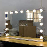 Table de maquillage éclairée en MDF de qualité supérieure avec miroir à ampoules Hollywood, compartiments de rangement pour les cosmétiques et le maquillage à domicile