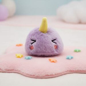Porte-clés mini licorne super doux en tissu velours personnalisable pour voiture et sac à main - Product Image 1
