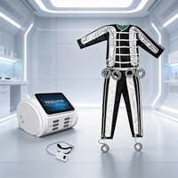 Rehaussez votre spa avec notre système de pressothérapie à 24 chambres. Combinaison de massage par compression avancé et d'outils d'analyse cutanée