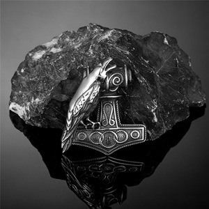 Collar Vikingo Nórdico con Colgante de Martillo de Thor y Cuervo, Acero Inoxidable, Estilo Vintage, Unisex, Cadena Doble de 60 cm - Product Image 3