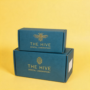 Cajas de Envío Corrugadas Personalizadas de Lujo con Grabado y Estampado en Dorado, Embalaje Ecológico con Forro de Esponja para Uso Cosmético - Product Image 2