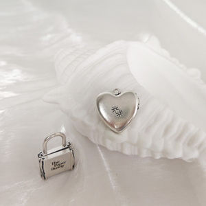 Ciondolo a Forma di Lucchetto e Cuore con Lettere Personalizzate, Placcato in Argento 925, per Famiglia e Amanti, Migliori <span class=keywords><strong>Auguri</strong></span> - Product Image 2