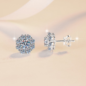 <span class=keywords><strong>Orecchini</strong></span> a Perno in Argento Sterling S925 Placcato Rodio a Forma di Girasole con Moissanite VVs1 da 0,3&0,5&1CT per Fidanzamento, Vendita all'Ingrosso - Product Image 3