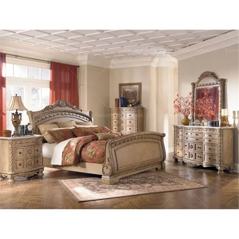 Luxury Italian King Size Bed Bedroom Furniture for Personal Villa