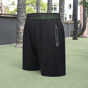 Shorts de sport décontractés pour hommes, respirants, à séchage rapide, taille élastique, en toile noire unie, sensation fraîche, vente en gros - Product Image 3