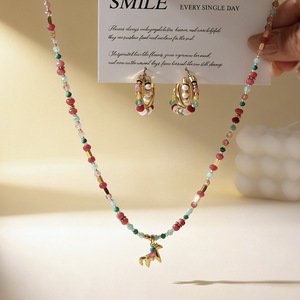 สร้อยคอพลอยขายส่ง สแตนเลส 316 ชุบทอง 18K สร้อยคอรูปยูนิคอร์นประดับด้วยหินธรรมชาติสีชมพู สร้อยคอแบบโชคเกอร์สำหรับผู้หญิง - Product Image 1