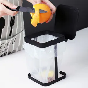 Mini cestino da tavolo per uso domestico cucina soggiorno toilette creativo in ferro battuto piccolo cestino con coperchio