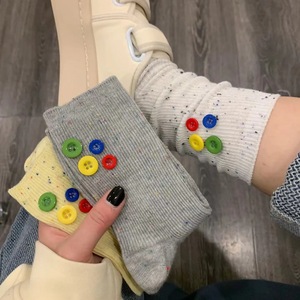 Calcetines de mujer con decoración de botones coloridos, calcetines informales transpirables hasta media pantorrilla, estilo coreano para primavera y verano - Product Image 3