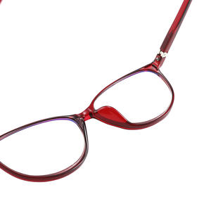 Lunettes <span class=keywords><strong>de</strong></span> lecture anti-lumière bleue avec logo personnalisé pour le visionnement <span class=keywords><strong>de</strong></span> <span class=keywords><strong>loin</strong></span> <span class=keywords><strong>et</strong></span> <span class=keywords><strong>de</strong></span> <span class=keywords><strong>près</strong></span> Lunettes ultra-légères pour hommes <span class=keywords><strong>et</strong></span> femmes âgés - Product Image 5