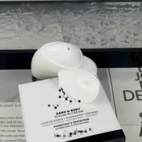 Crème pour les mains en forme de cœur de 50 ml avec logo personnalisé, lotion hydratante portable, cadeau mignon, soin des mains, OEM, lavande biologique, blanchissant