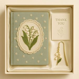 Cuaderno A5 de Tela Verde con Bordado de Lirio de los Valles, Ribete de Encaje, Diseño Floral Vintage, Páginas Rayadas Cosidas, Ideal para Regalo o Escritura - Product Image 2