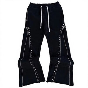 Ensemble 2 pièces personnalisé pour homme : Sweat à capuche surdimensionné zippé avec strass et pantalon de survêtement évasé à rivets, style Hip Hop Streetwear, Vente en gros OEM - Product Image 5