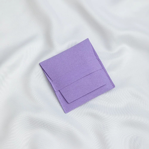 Bolsitas de Joyería Personalizadas de Color Morado de 8*8CM con Logotipo, Bolsa de Embalaje de Joyería de Microfibra con Inserto - Product Image 2