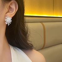 Anting-anting tusuk Vershal berlapis perak tembaga motif kembang api, set anting-anting pernyataan kristal zirkon mutiara untuk wanita