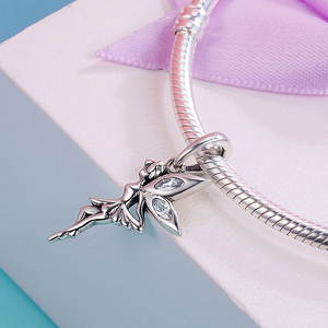 Pendentif féerique plaqué argent avec ailes en zircon marquise, breloque à thème pour cadeau unisexe - Product Image 3