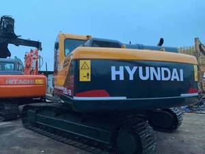 Excavatrice hydraulique Hyundai 220LC-9S d'occasion, état d'origine, performance fiable pour la construction routière et l'exploitation minière - Product Image 3