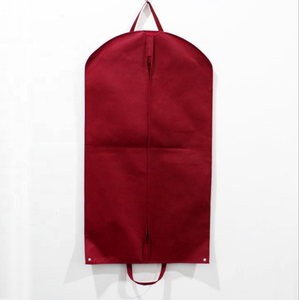 <span class=keywords><strong>Housse</strong></span> de costume pliable personnalisée en non-tissé pour homme avec fermetures éclair, sac de <span class=keywords><strong>rangement</strong></span> portable et protecteur pour promotion, recyclable - Product Image 4