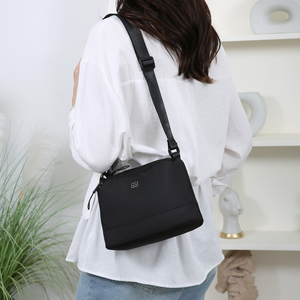 Elegante Borsa a Spalla in PU Verniciato con Chiusura a Cerniera Sicura, Ideale per Abbigliamento da Ufficio o Look per Brunch del Weekend - Product Image 5