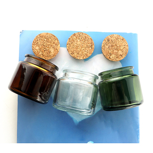 Venta al por mayor 70g tarro de vela pequeño vacío con tapa de corcho 80ml tarro de almacenamiento de vidrio verde ámbar personalizado con tapón tarro de hechizo - Product Image 5