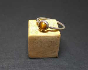 แหวนเงินสเตอร์ลิงสีทองพร้อมพลอยหลากสีขัดเงาตามธรรมชาติแหวนทรงกลมเรียบดีไซน์เรียบง่ายล่าสุดสำหรับ92.5 - Product Image 5