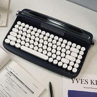 Keyboard Retro Nirkabel OEM ODM, Koneksi Stabil, Waktu Siaga Lama, Dilengkapi Stand Terintegrasi untuk Multi-Perangkat