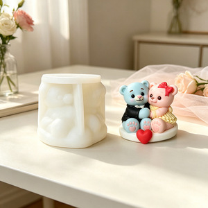 <span class=keywords><strong>Stampo</strong></span> in silicone a forma di <span class=keywords><strong>orsetto</strong></span> per candele aromatiche, gesso e decorazioni, ideale per la creazione di ornamenti e torte fai da te - Collezione Early Riser - Product Image 1