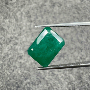 Esmeralda Zambiana Natural de 7.12 Ct, Forma Octogonal, Certificada por GIA, Piedra Preciosa Suelta |   Piedra de Esmeralda Verde para Joyería - Product Image 1