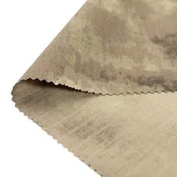 Services personnalisés t/c polyester sergé de coton résistant au rétrécissement animal camouflage imprimé tissu de vêtements de travail pour tente