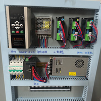 Machine de perçage et de fraisage CNC à table rotative personnalisable pour le fraisage de trous de serrures de portes et fenêtres